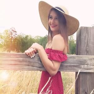 Meet your Posher, Natassia